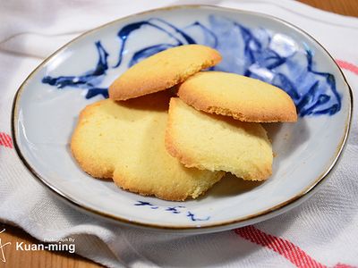 參考食譜 : 【差不多食譜】手工杏仁餅乾 Almond Cookies