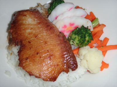 鯛魚丼飯(台灣養殖漁業發展基金會)