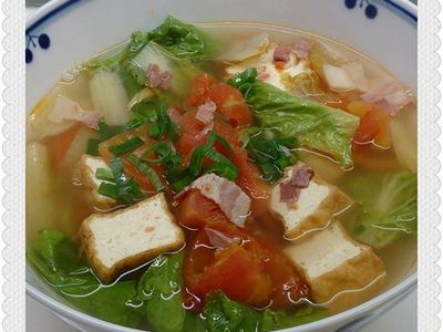 參考食譜 : 番茄油豆腐湯