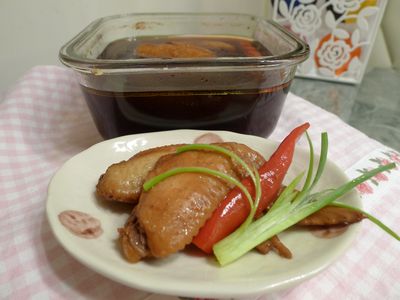 參考食譜 : 香滷可樂雞翅【樂扣樂扣】