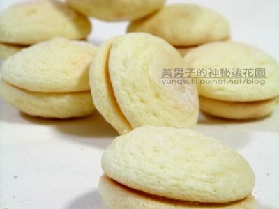 參考食譜 : 蛋黃小西點(牛粒)