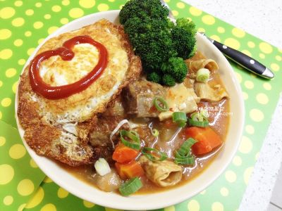牛腩燴飯