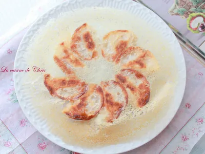 參考食譜 : 簡易冰花煎餃(一人の料理)