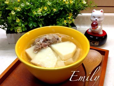 參考食譜 : 竹筍排骨湯