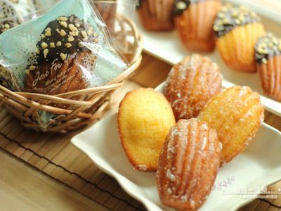 參考食譜 : 蜂蜜杏仁馬德蓮-佐檸檬糖霜/巧克力杏仁角
