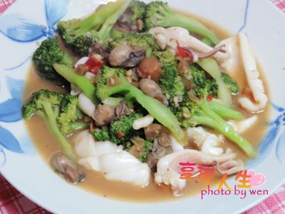 《料理》團購美食大變身系列～花椰海鮮燒