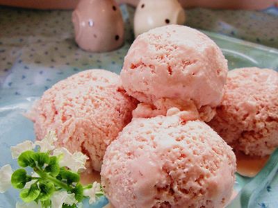 參考食譜 : 草莓冰淇淋