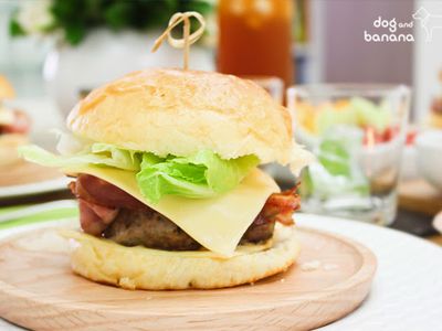 參考食譜 : 培根起司牛肉漢堡