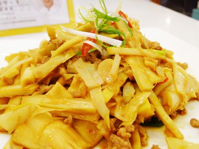 參考食譜 : 貴竹筍炒肉末（豆油伯辣豆瓣醬食譜）