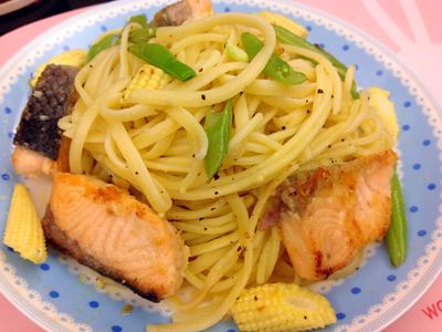 香蒜鮭魚義大利麵