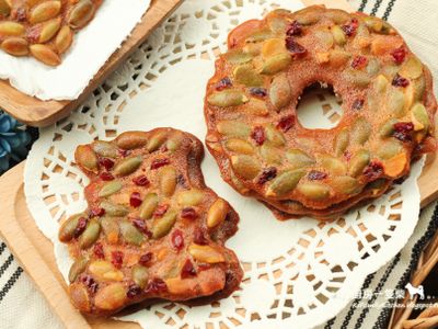 參考食譜 : 蜂蜜南瓜籽蔓越梅瓦片酥