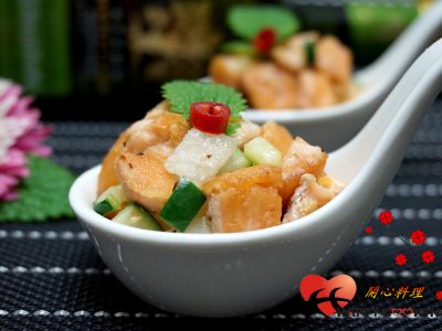 參考食譜 : 鮭魚沙拉
