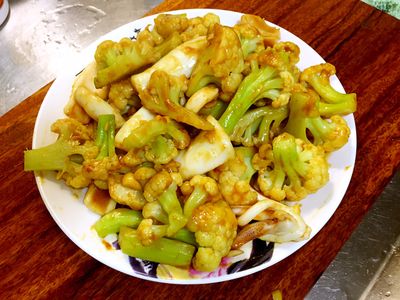 咖哩白花椰燴透抽