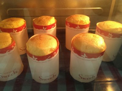 參考食譜 : 葡萄乾原味雞蛋糕