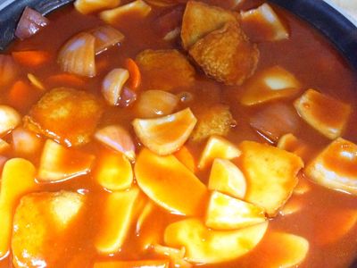 ［甜甜辣辣］拉麵辣炒年糕