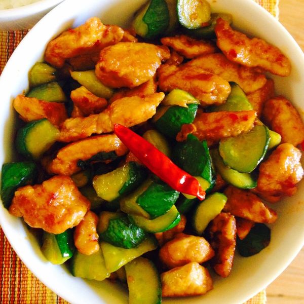 好下飯小黃瓜香煎雞丁 : Linny Huang一起做