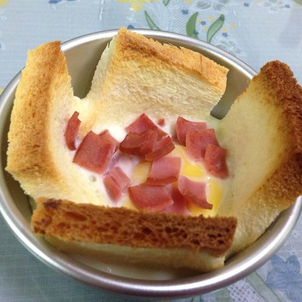 吐司烤蛋盅：羅芷君 一起做