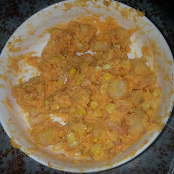 【33廚房】美秀地瓜蝦球 : 欣慧一起做