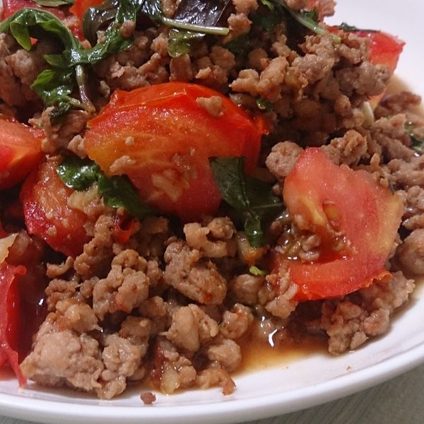 扒完三碗飯! 泰式打拋豬 食譜 : Betty Tsai一起做