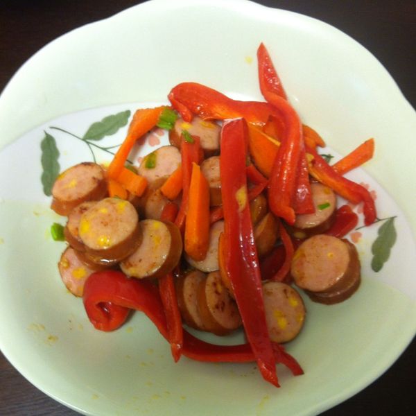 【東煮】 紅椒炒德式香腸 : Wang Ria一起做