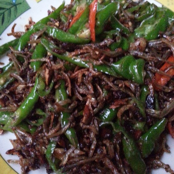 糯米椒炒小魚乾：徐佳茹 一起做