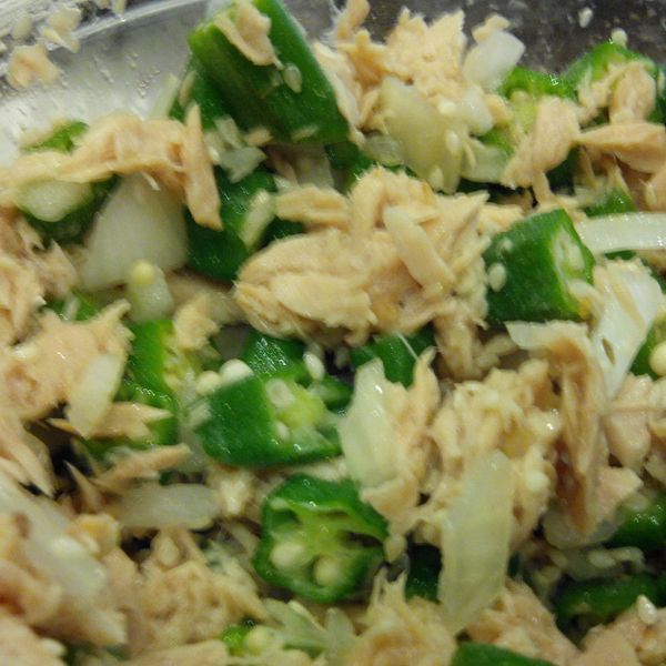 秋葵鮪魚沙拉 : 快晴媽媽一起做