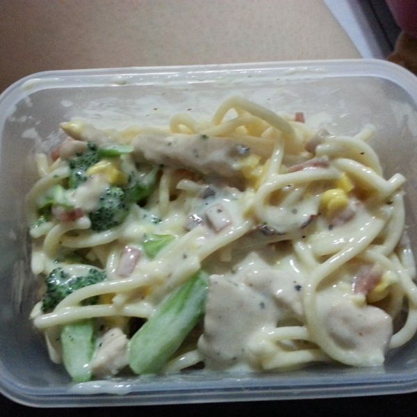 【康寶_就是醬美味】 白醬義大利麵：Än Zhu 一起做