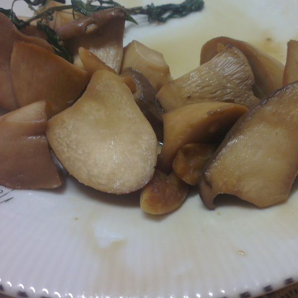 塔香杏鮑菇 : 奇異果一起做