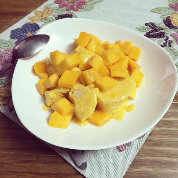 超簡易芒果冰沙 : 新手廚師西卡一起做