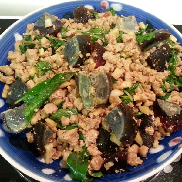 泰式皮蛋打拋豬肉 : 黃文卿一起做