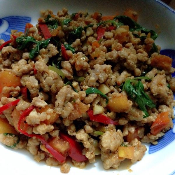 扒完三碗飯! 泰式打拋豬 食譜 : 周大草一起做