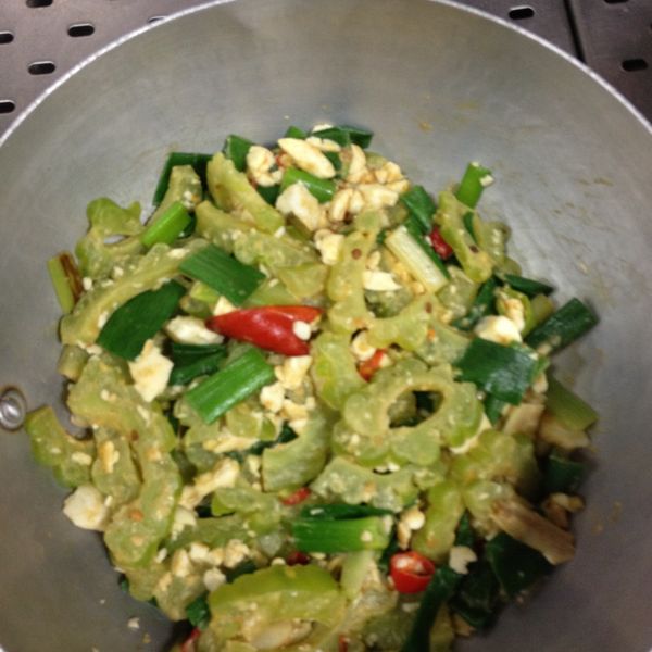 愛烹飪。鹹蛋山苦瓜 : AR Pn Od一起做