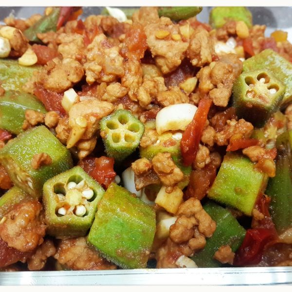 扒完三碗飯! 泰式打拋豬 食譜 : Belian Chiu一起做