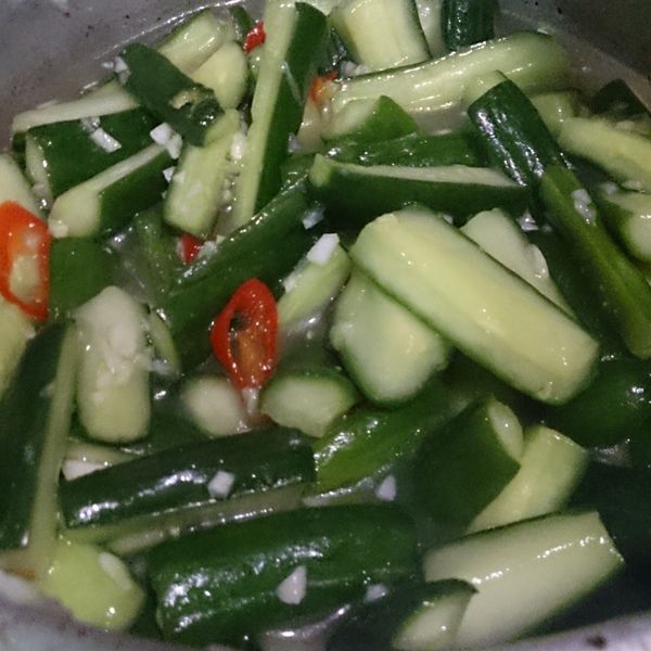 蒜辣涼拌小黃瓜 : Iwan Lubi一起做