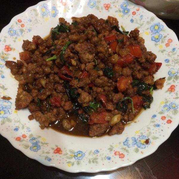 扒完三碗飯! 泰式打拋豬 食譜 : 書書一起做