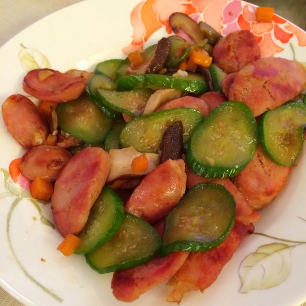 香腸炒黃瓜片 : Carol She一起做