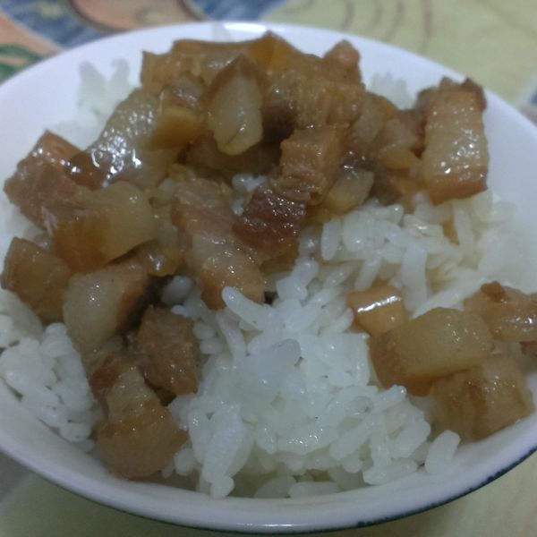 銷魂魯肉飯：小蓉 一起做