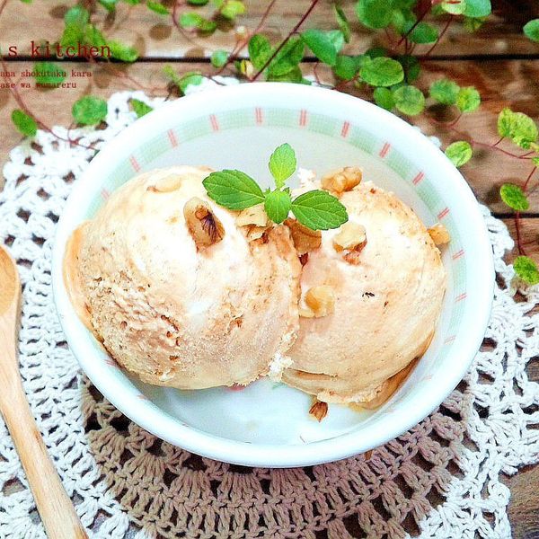 香草冰淇淋(免蛋黃免冰淇淋機)：HanasKitchen 一起做