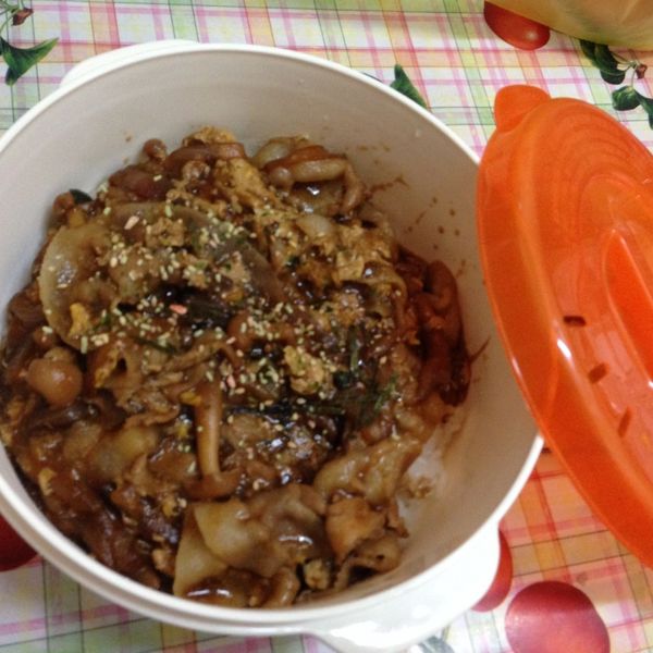 豬肉井飯[小心上癮]：林思婷 一起做