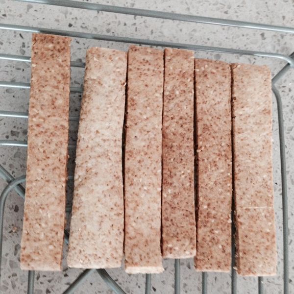 芝麻胚芽餅乾(方塊酥)：莊惠婷 一起做