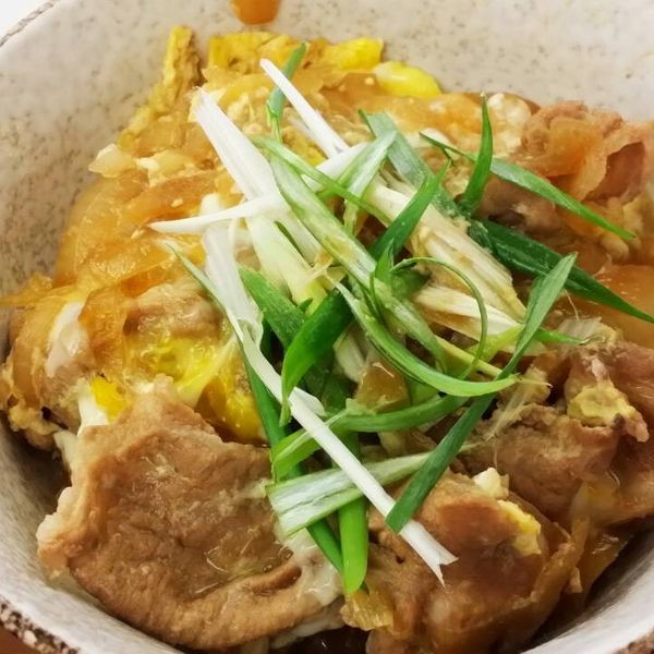 豬肉井飯[小心上癮]：黃博鑫 一起做
