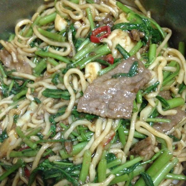 沙茶牛肉炒麵 : Karen Zhang一起做