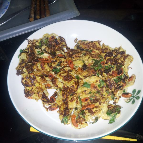 ㄚ曼達的廚房~枸杞九層塔蛋 : 士翔寶貝一起做