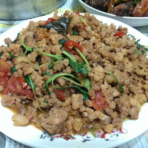 扒完三碗飯! 泰式打拋豬 食譜 : Kelly Lin一起做