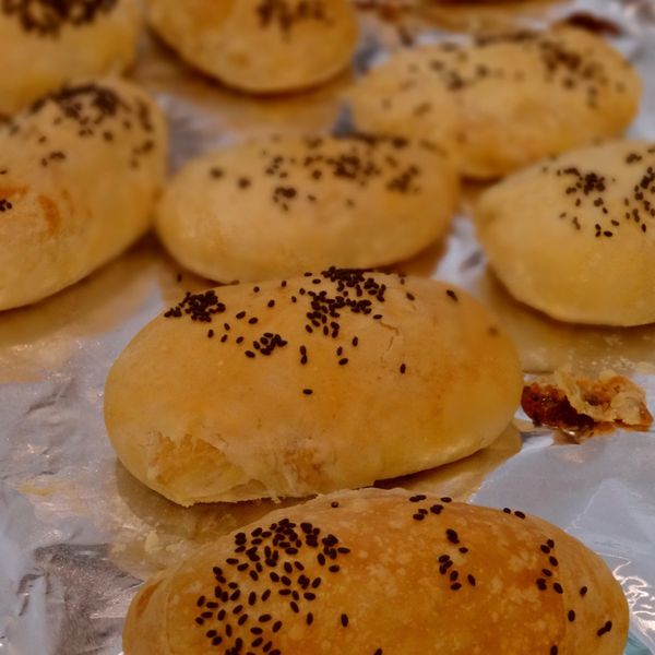 芝麻甜燒餅 : 可愛貓一起做