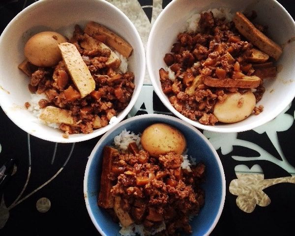 肉燥飯：guwang 一起做