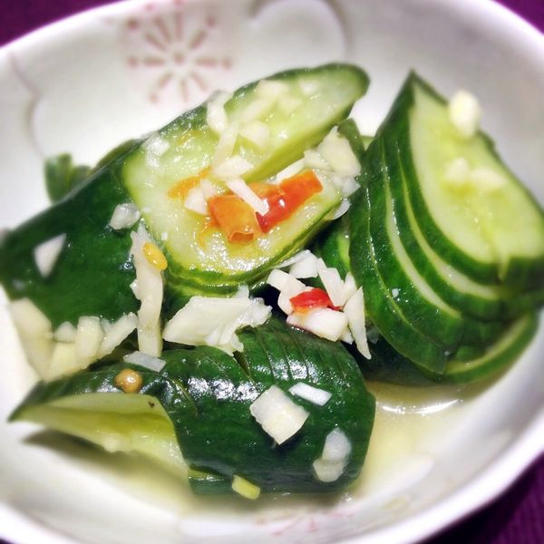 十分鐘快速上桌口感豐富超有層次的醃小黃瓜：Bonnie Kuo 一起做