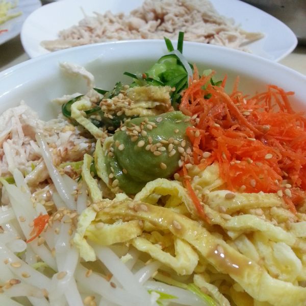 芝蔴蕎麥涼麵：農乙萱 一起做