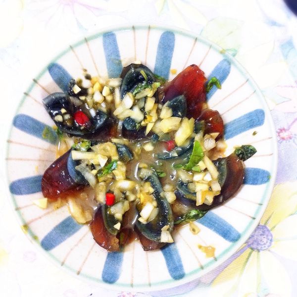 泰式涼拌皮蛋：Peggy 一起做