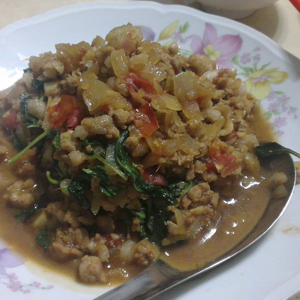 扒完三碗飯! 泰式打拋豬 食譜 : Cathy Yen一起做